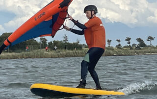 Wingfoiler auf Fehmarn, Wingfoilschule in burgstaaken auf Fehmarn