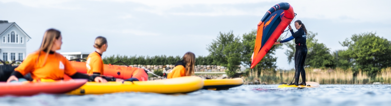 Wingfoil Frauen mit Coach im Burger Binnensee